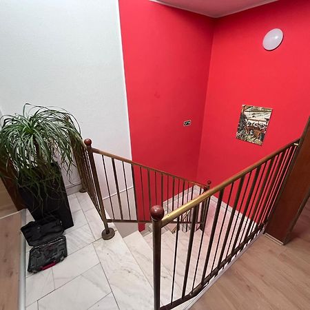 Majus 1 Vendeghaz - Torony Hotel Kültér fotó